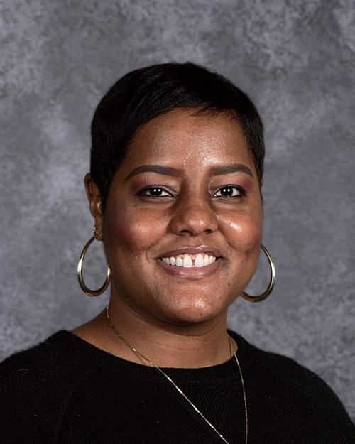 Shandra Shaver headshot 